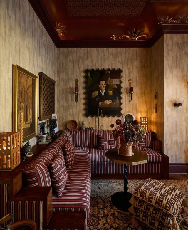 Love this Hestia Stripe Pattern from @pindlercorp for the @kbshowhouse 😍 

📍Pindler Corp | Suite 4021

Interior Design : @burklecreative 
📸: @sargentphoto 
.
.
.
#interiordesign #kbshowhouse #interiordecor